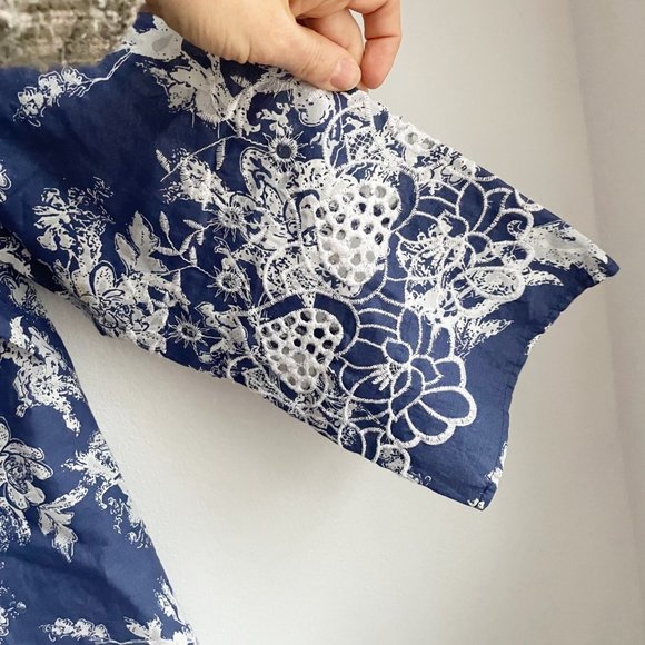 Soft Surroundings Blue Floral Tunic Pleated Front Bead Button Detail Size Small - Picture 3 of 5